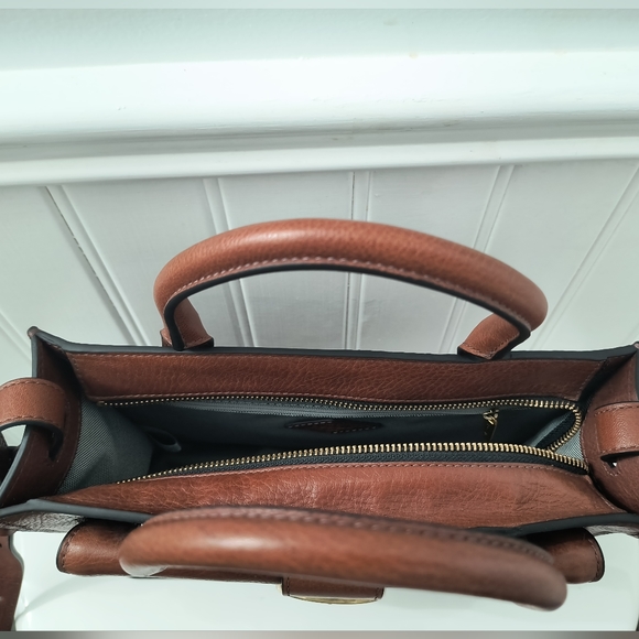 Brown leather Fossil Purse - Picture 3 of 6